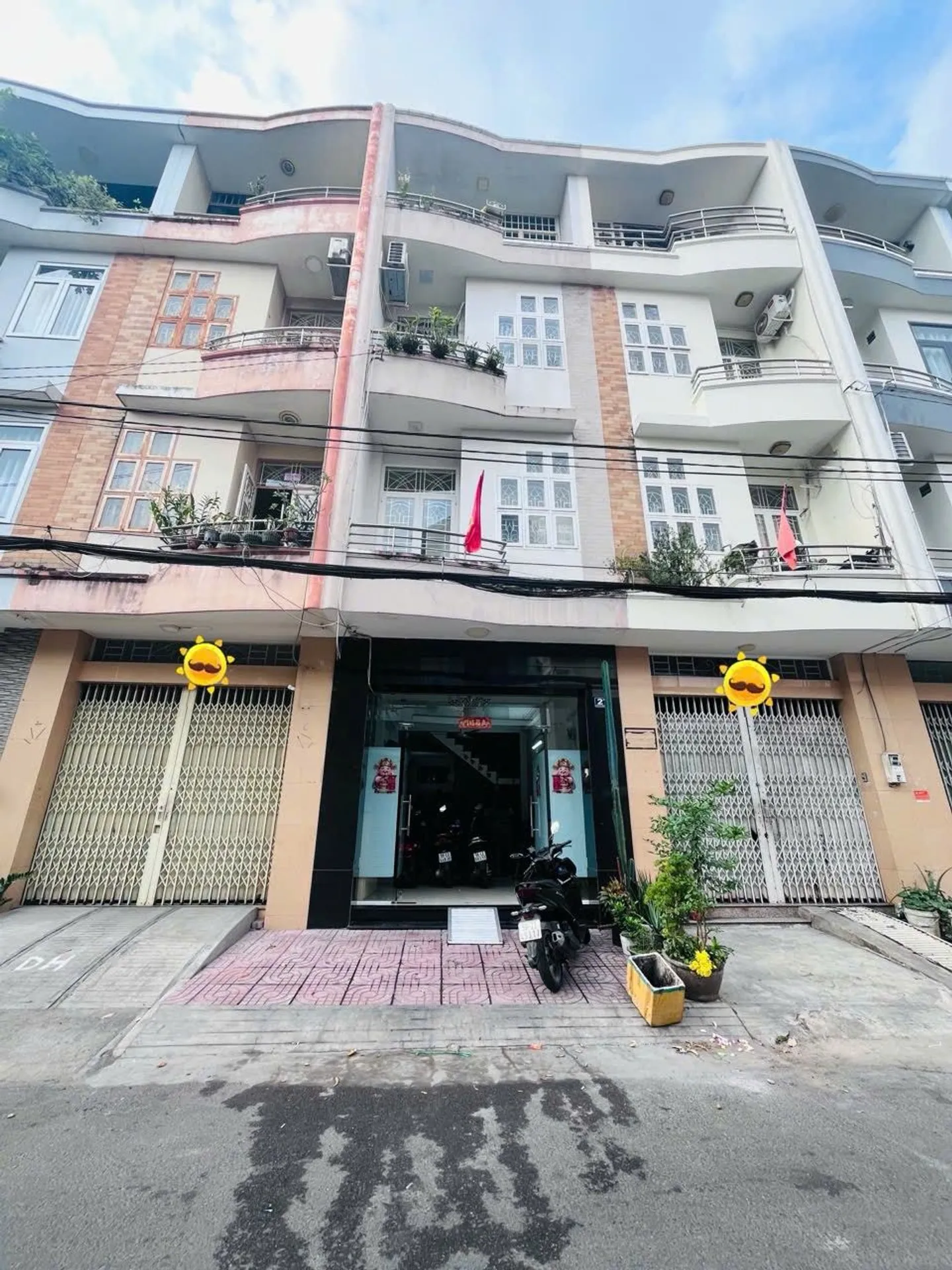 MẶT TIỀN ĐƯỜNG NHÁNH BÔNG SAO P.5 Q.8 – 4 TẦNG BTCT – GIÁ 12.8 TỶ