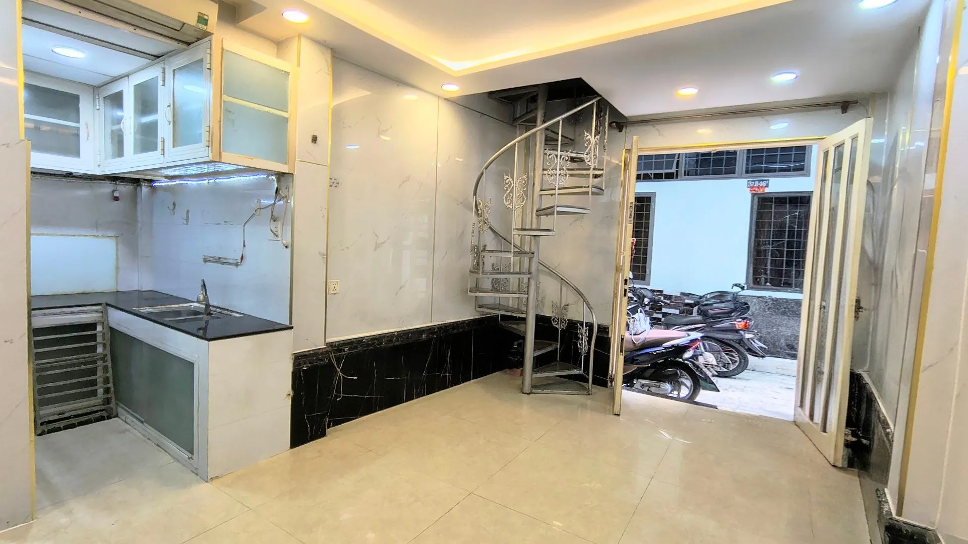 ÂU DƯƠNG LÂN Q8 – 4 TẦNG ĐÚC BTCT – TRUNG TÂM P.3 – GIÁ CHỈ 3.25 TỶ
